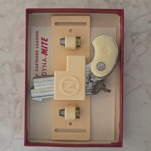 Vintage 1950’s Dyna-Mite by Nichols Jacksonville, TX TOY GUN REPLICA NOS